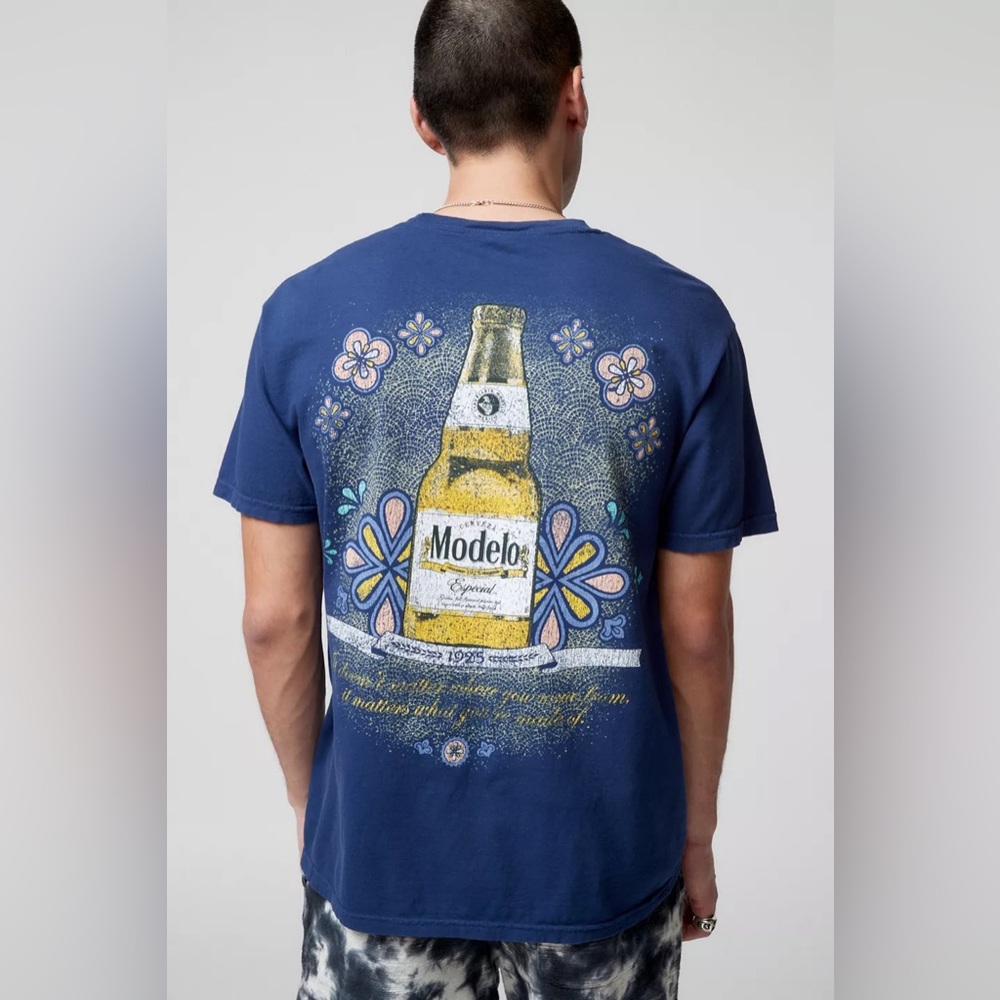 Urban Outfitters Modelo Cerveza Pigment Dye Tee NWT Size M - Navy